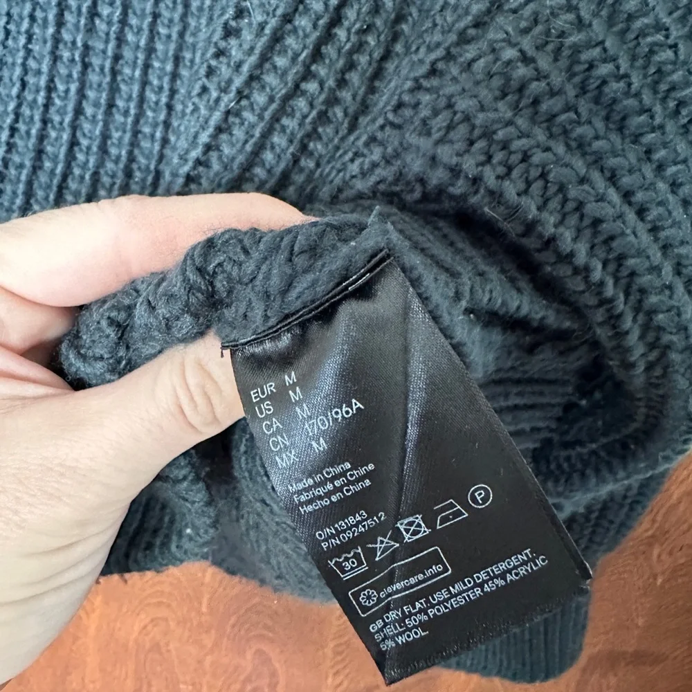 H&M Collared Rib Knit Sweater - Picture 4 of 9